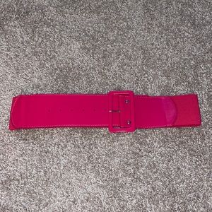 PINK BELT. PERFECT FOR A BARBIE HALLOWEEN COSTUME!! ONE SIZE.